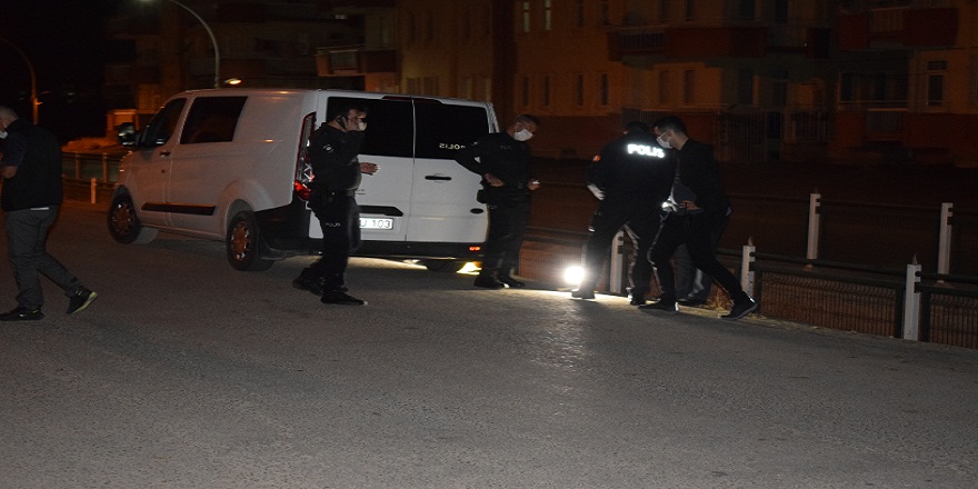 Kuş meselesi yüzünden çıkan bıçaklı kavgada kalbi durdu! Hastanede yeniden yaşama tutundu