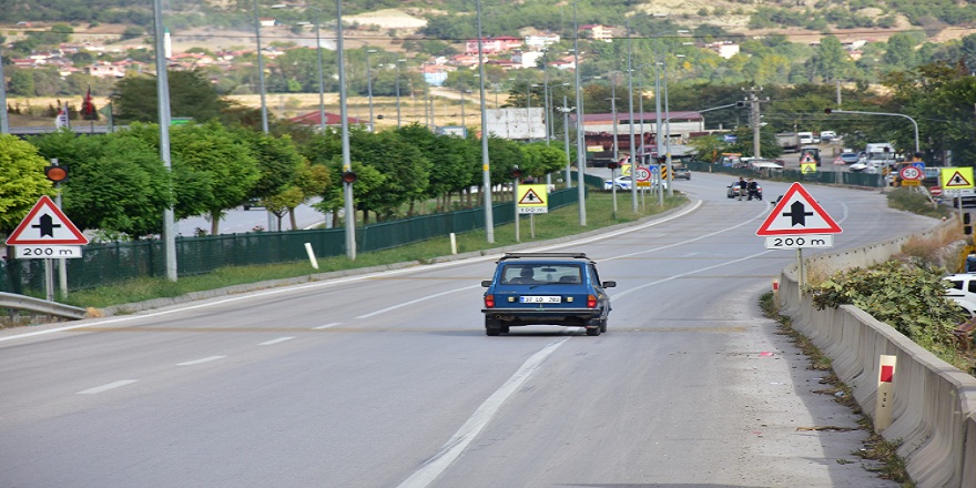 Sinop Boyabat'ta kaza kavşağı adı verilen kavşak için vatandaşlar yetkililerden çözüm bekliyor