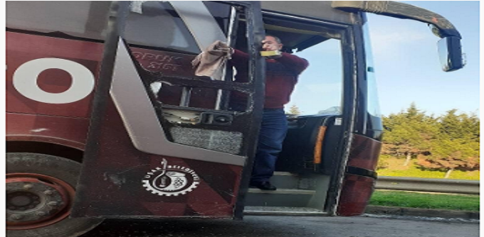 Uşakspor kafilesini taşıyan otobüslere taşlı saldırı