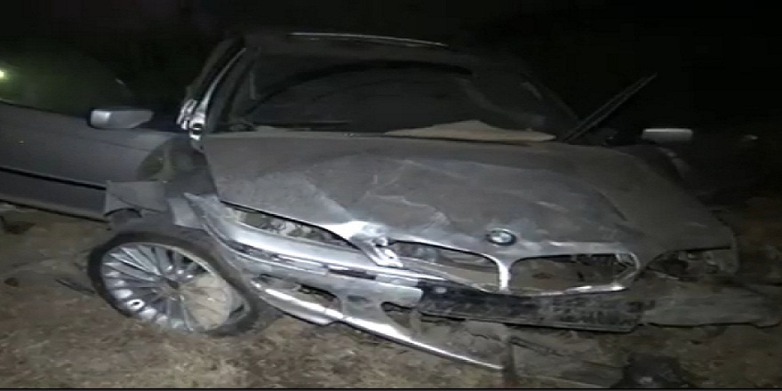 Ankara Sincan'da, kontrolden çıkan otomobil, boş alana uçtu: 2 yaralı
