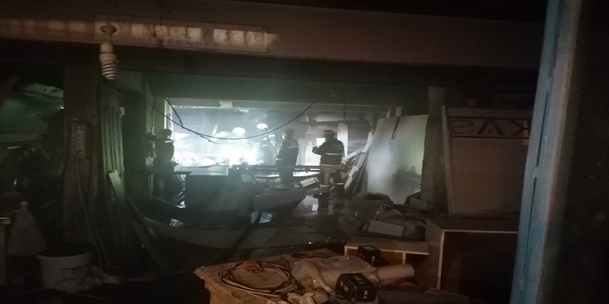 Kocaeli Gebze'de mobilya atölyesinde yangın!