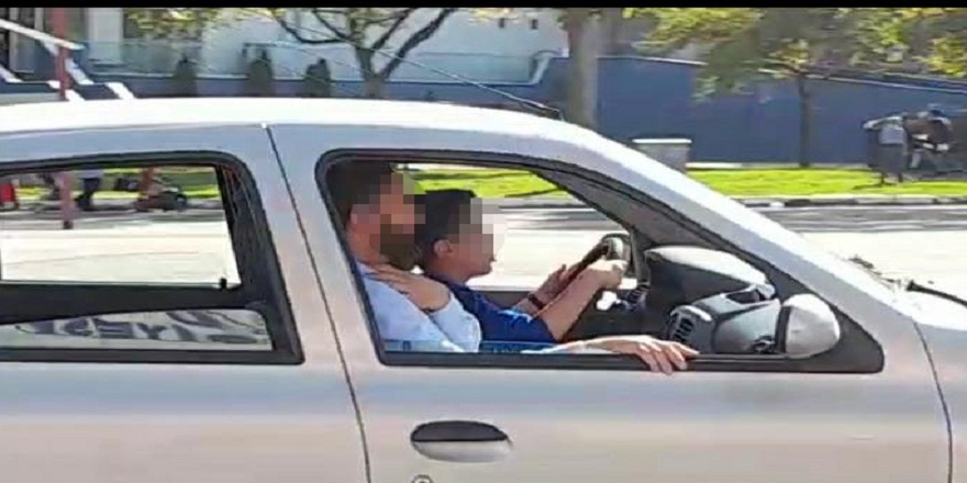 14 yaşındaki oğluna direksiyon teslim eden babayı trafik ekipleri affetmedi
