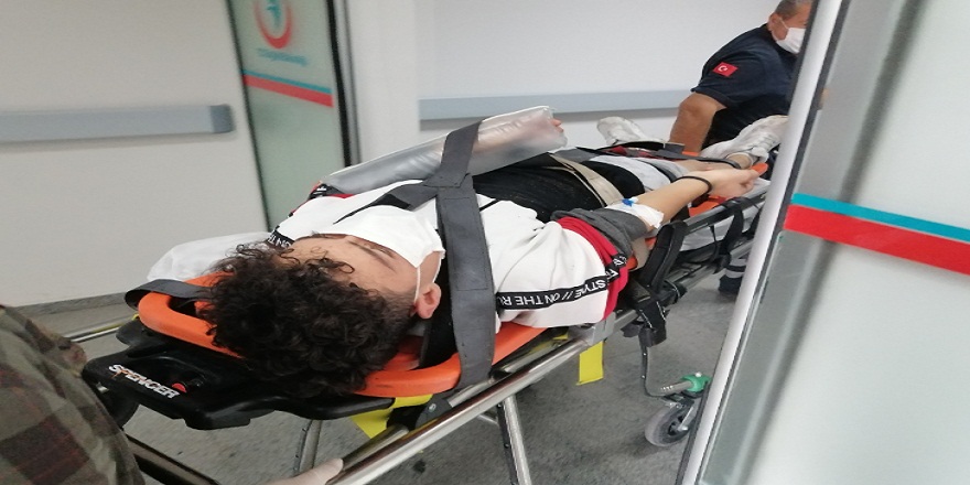 Aksaray'da, duvarın üzerinde denge yürüyüşü yapan çocuk düşerek hastanelik oldu