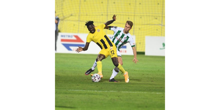 Bursaspor, bu sene genç futbolculara emanet edildi