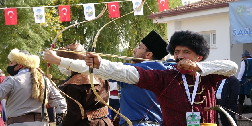 Geleneksel Okçuluk, müsabakaları renkli görüntüler oluşturdu