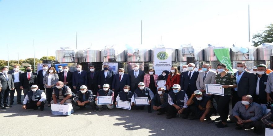 Gaziantep belediyesinden süt üreticisine 300 litrelik süt soğutma tankı