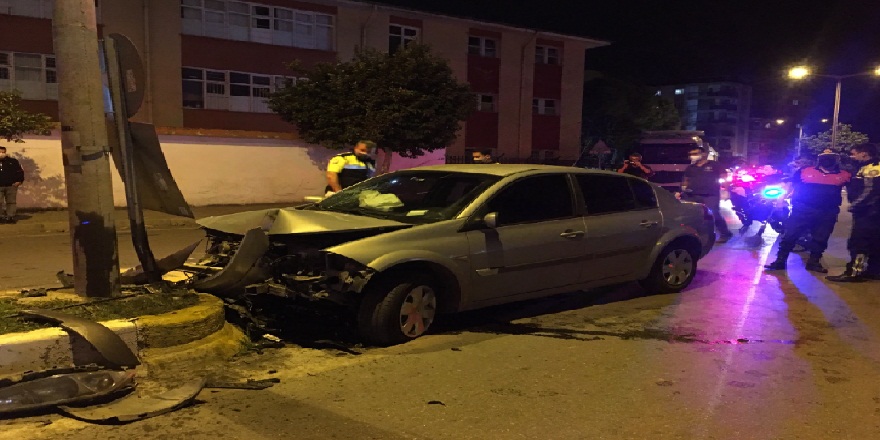 Aydın Efeler'de kontrolü kaybeden otomobil refüje çarptı! 1 yaralı