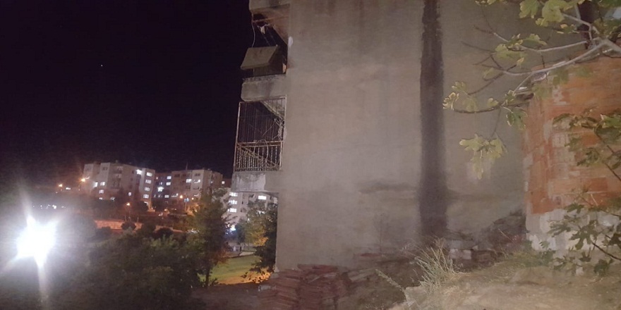 İzmir Karabağlar'da, 2. kattan düşen 2 yaşındaki Eyüp yaşamını yitirdi