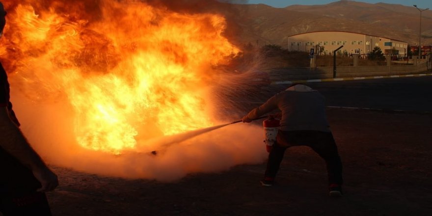 İtfaiye Müdürlüğü ekipleri tarafından yangın eğitimi