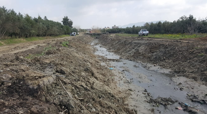 35 yıldır ihmal edilen kanal temizleniyor