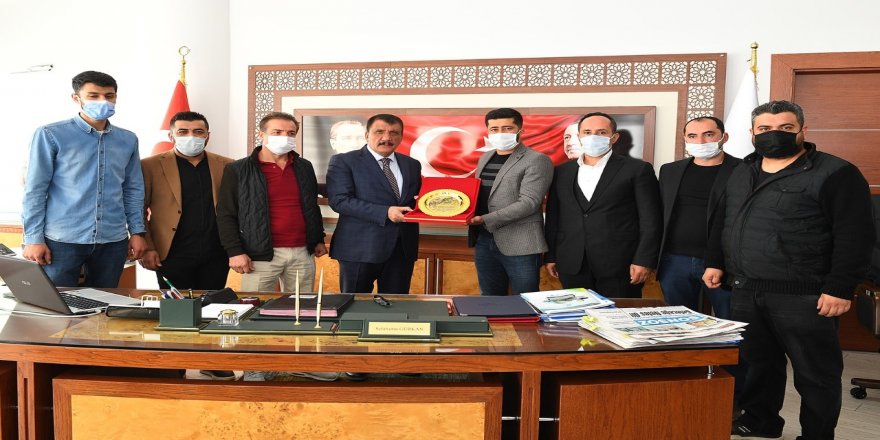 Sümer Park esnaflarından Başkan Selahattin Gürkan’a teşekkür ziyareti