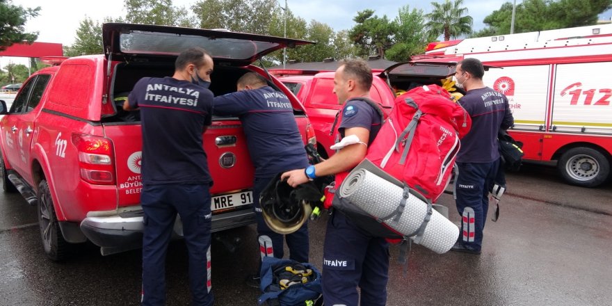 Antalya'dan İzmir'e 17 kişilik arama kurtarma ekibi gönderildi