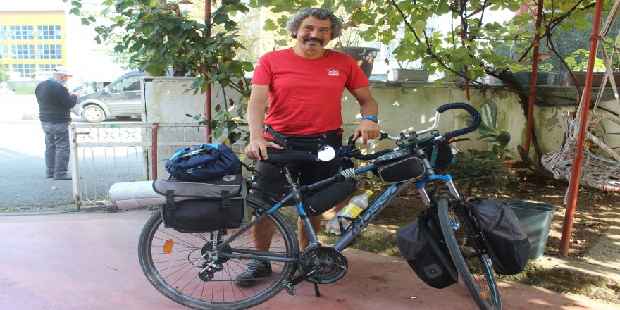 Yüksel Sarıçiçek, Bisikletiyle Türkiye turuna çıktı