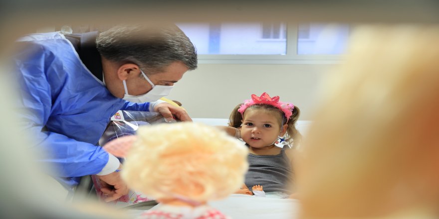 Ayda, Sağlık Bakanı Fahrettin Koca’dan oyuncak maymun istedi