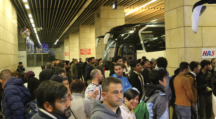 Mülteciler Denizli otogarında yoğunluk oluşturdu