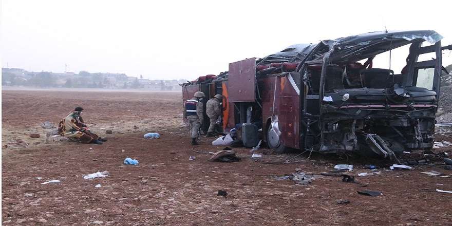 Gün ışıkları Şanlıurfa'da yaşanan otobüs kazasının boyutunu ortaya çıkardı