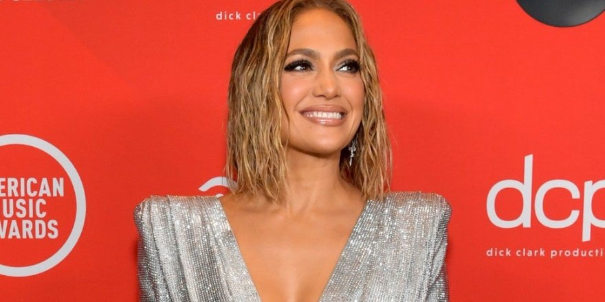 Jennifer Lopez’den şok eden çıplak poz yankı uyandırdı! Hayranları şaşkın…