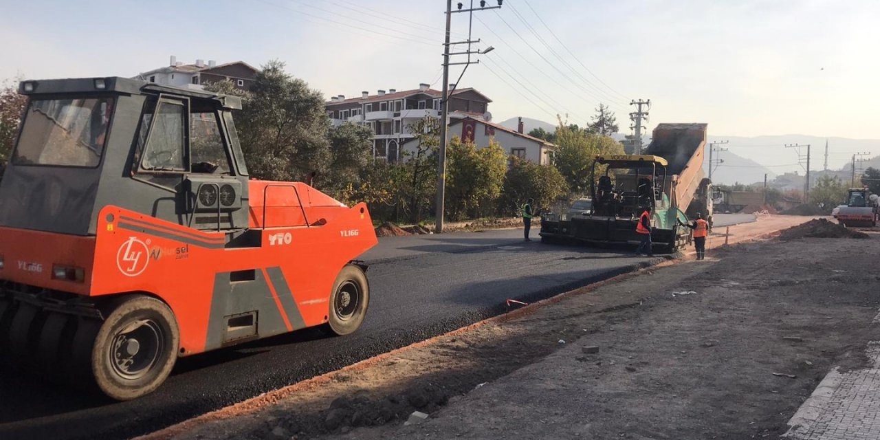 Gölcük’de Büyükşehir Belediyesi tarafından dönel kavşak çalışması tamamlandı