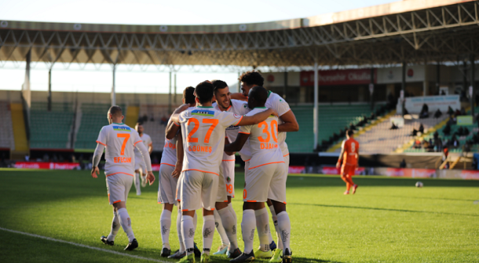 Alanyaspor, Çaykur Rizespor maçı ile yeniden çıkışa geçmek istiyor