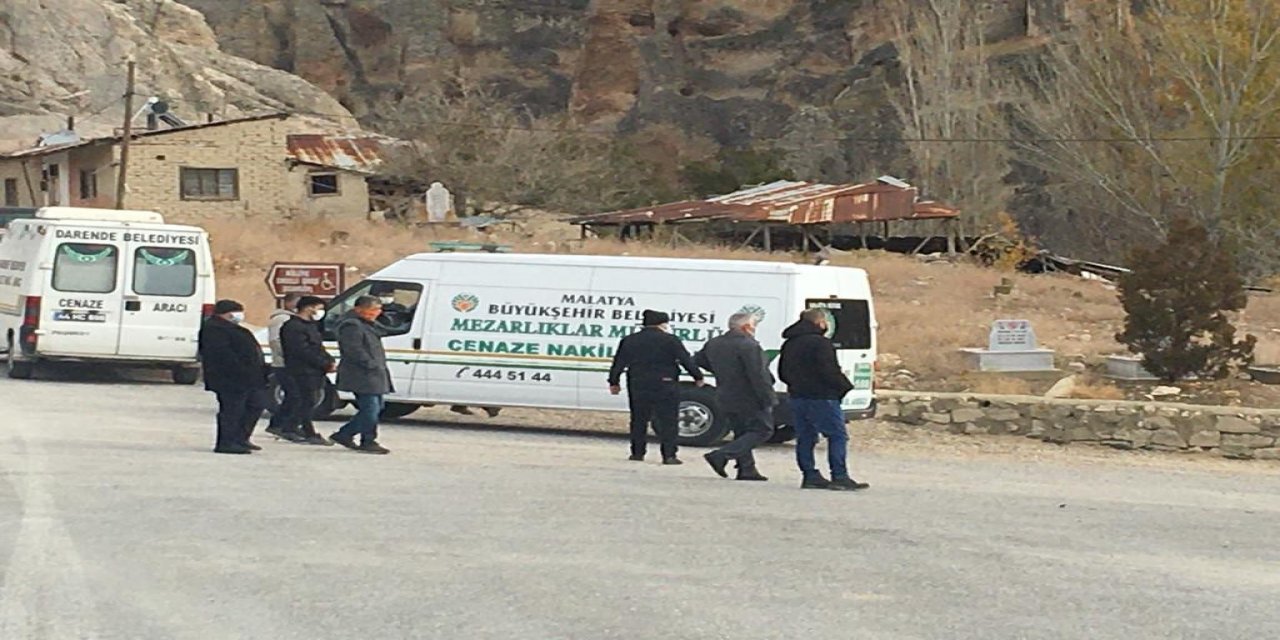 İki kardeş aynı gün korona virüs nedeniyle öldü