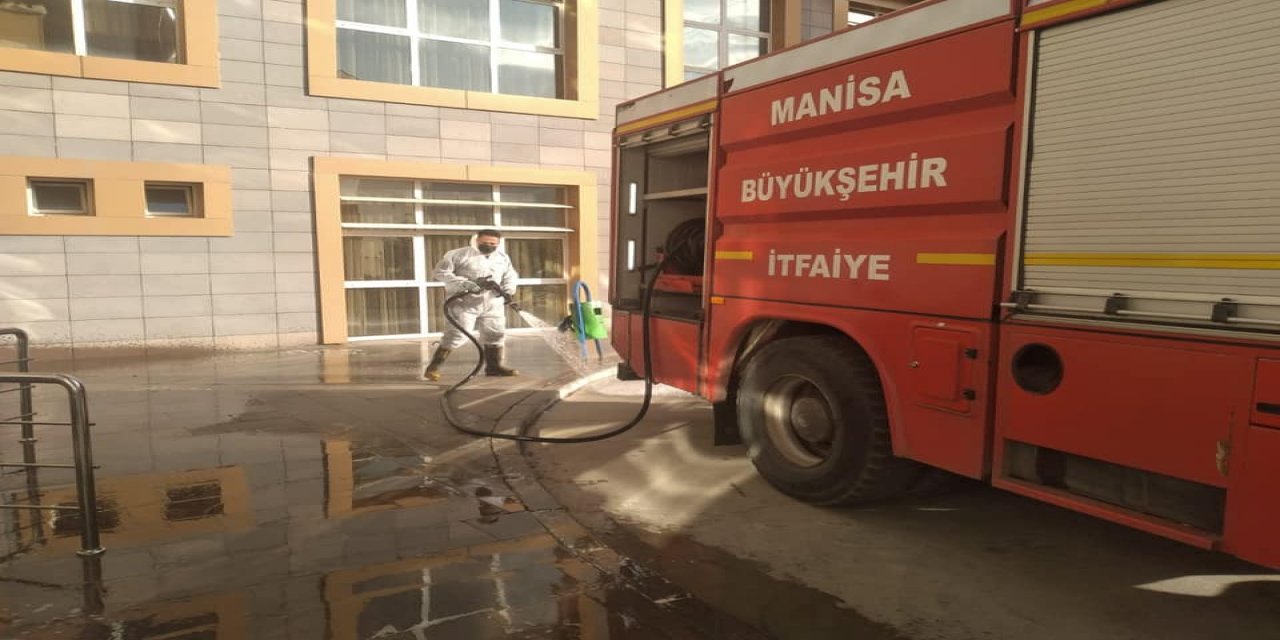 Manisa'da temizlik çalışmaları hız kesmiyor