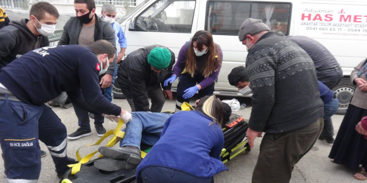 Adıyaman'da  Pikap ile motosiklet çarpıştı