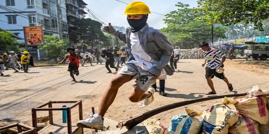 AB, 11 Myanmar Askeri Yetkililerine Yaptırım Uygulamaya Hazırlanıyor