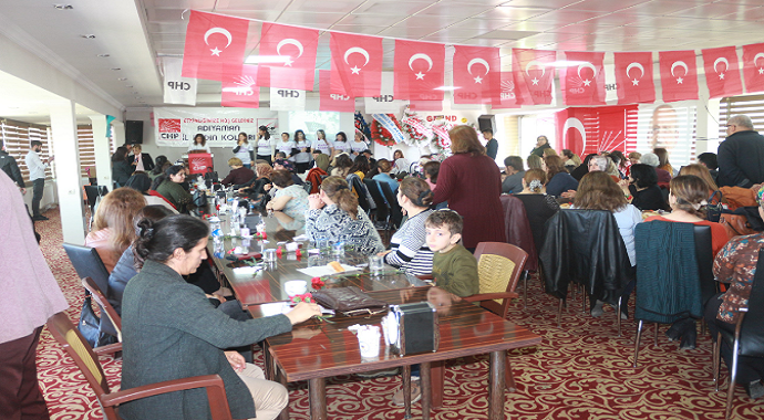 CHP Dünya Kadınlar Gününü kutladı