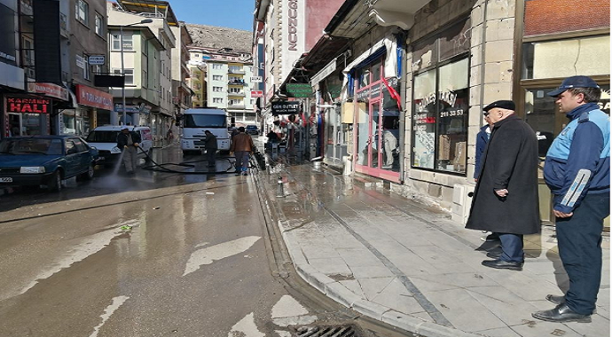 Güneşli günlerin yaşandığı Bayburt’ta bahar temizliği