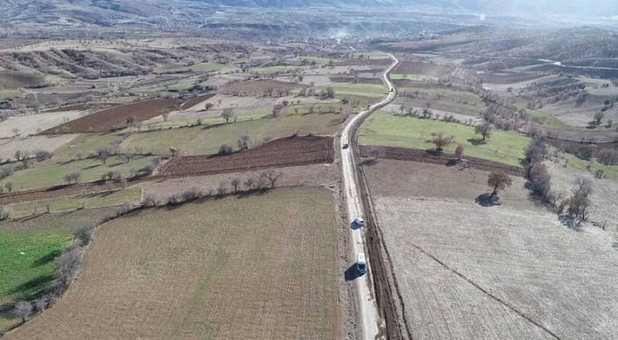 Amasya Hamamözü'ndeki köy yollarına bakım