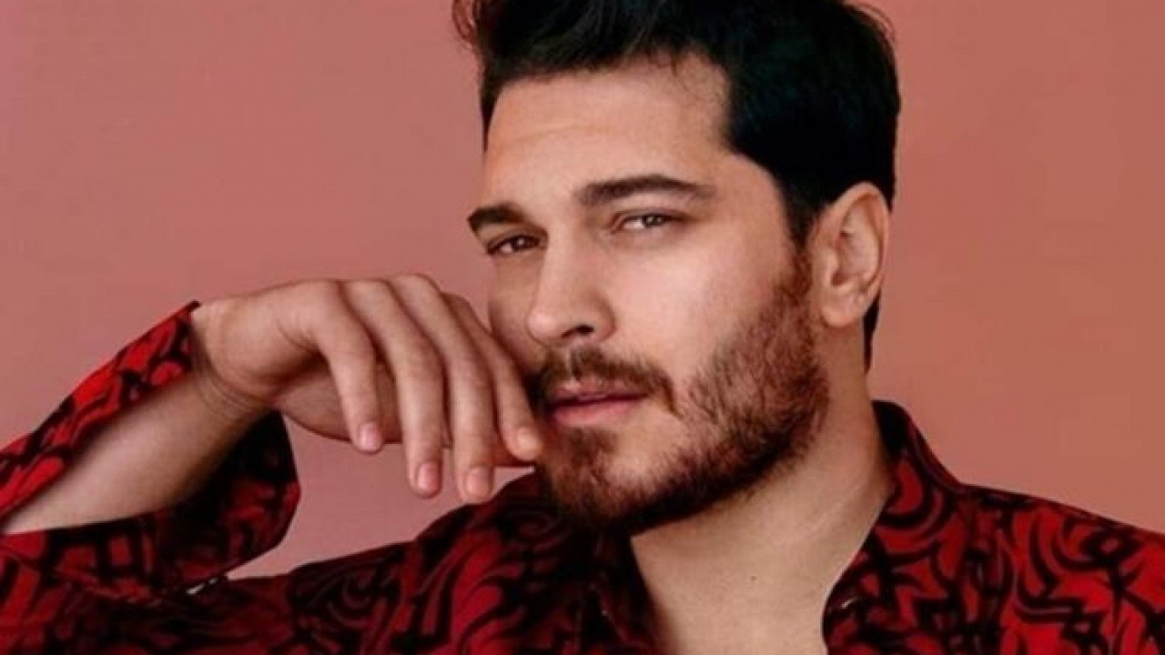 Yakışıklı Oyuncu Çağatay Ulusoy'un Yeni Dizisinden İlk Fragman Ekranlara Geldi! Süslü Korkuluk dizisi ne zaman başlıyor?