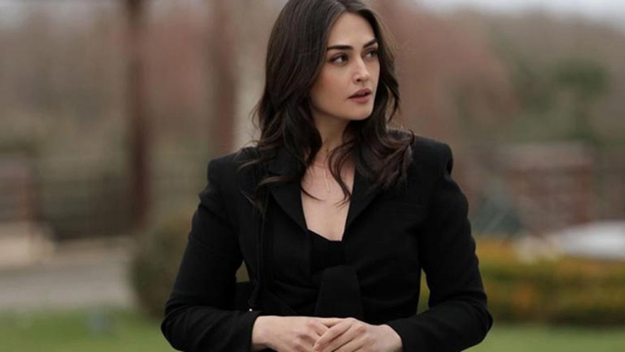 Ünlü oyuncu Esra Bilgiç Disney Plus’ın En İddialı Dizisiyle Anlaştı Bu proje yalnızca Türkiye'de deyil!