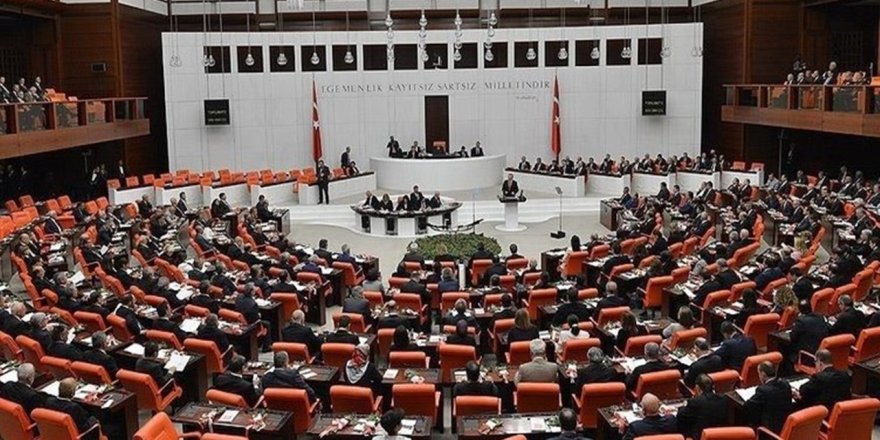 SON DAKİKA: Milyonlarca emeklilikte yaşa takılanlar merakla bekliyordu: EYT'ye ilgili kanun teklifi mecliste kabul edildi!