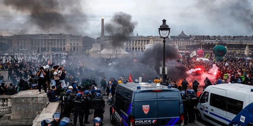 Fransa'da Protesto Şiddetine Sert Tepki: Polis Memurlarına Gözaltı Kararı!