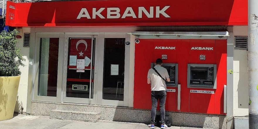 Akbank, Müşterilerine Büyük Avantaj Sağlıyor: 2 Yıl Boyunca Ödemesiz, 2.500 TL Hediye! Nasıl Katılabilirsiniz?
