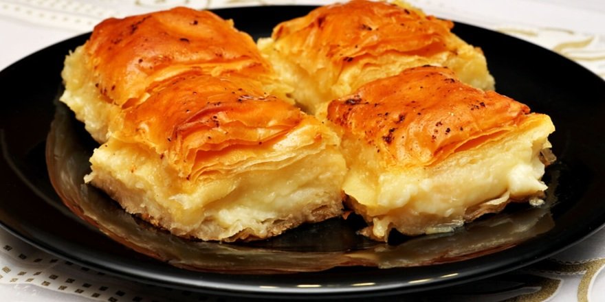 Laz Böreği Tarifi ile Efsane Bir Tatlı Hazırlayın! Laz Böreği Nasıl Yapılır?