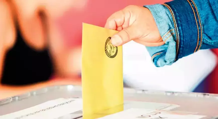 Son Anket Siyaseti Salladı: CHP Zirvede, MHP Baraj Altında