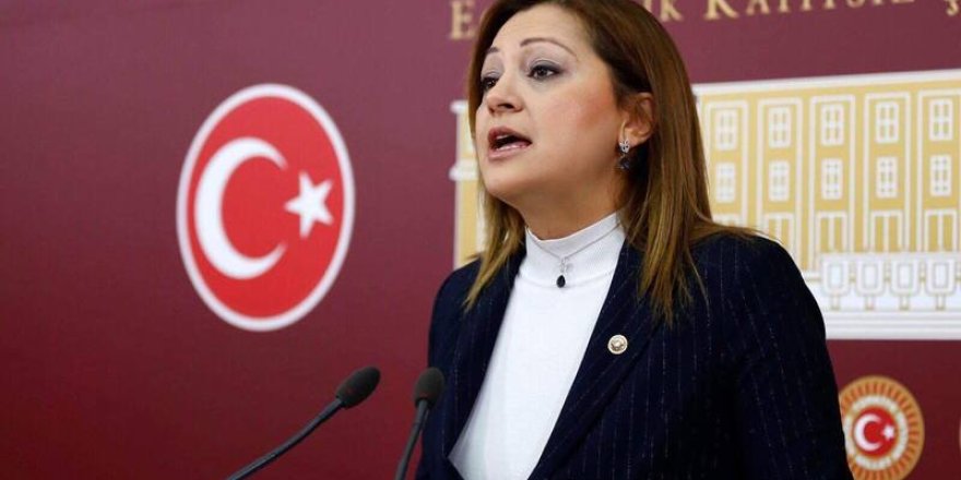 Burcu Köksal, e-devlet üzerinden CHP üyeliğini sildi