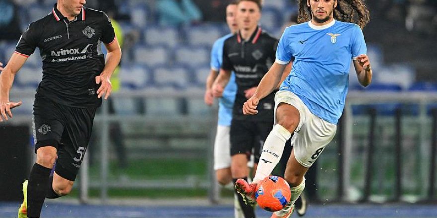 Aziz Yıldırım’ın Gözdesi Olan Futbolcu Kalıyor! Transfer İddialarına Net Yanıt