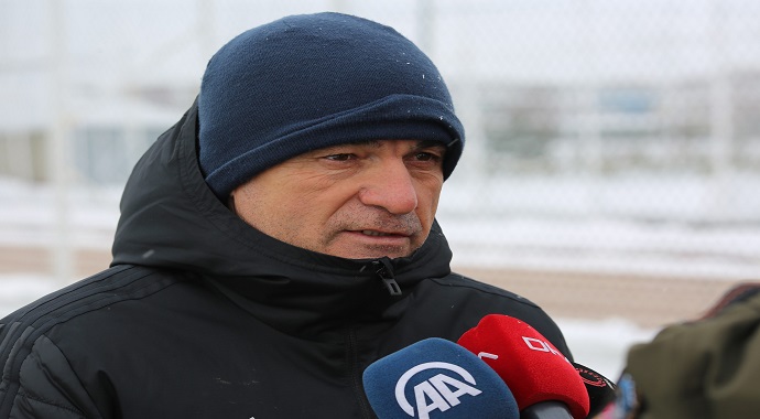 Rıza Çalımbay: “Federasyonunun kararına ayak uydurmamız gerekiyor”