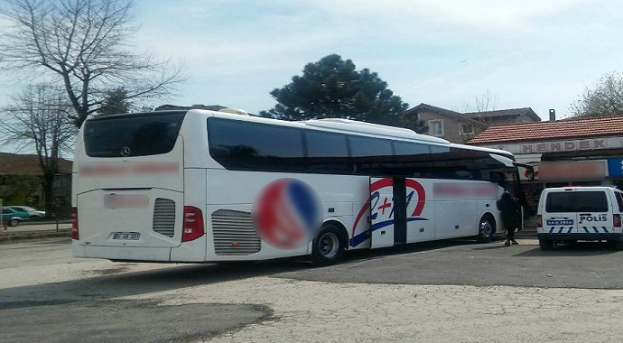 Düzce’den İstanbul’a gitmekte olan Yolcu otobüsünde fenalaşan kadın panik yaşattı