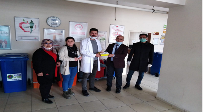 Belediye Başkanı Ensari’den Toplum Sağlığı Merkezine ateş ölçer cihazı