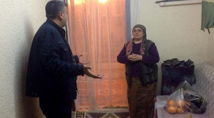 Kırıkkale'de Mahalle muhtarı yaşlıların hizmetine koşuyor