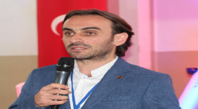 Kilis Belediye Başkanı Bulut'dan gazetecilere koruyucu malzeme desteği
