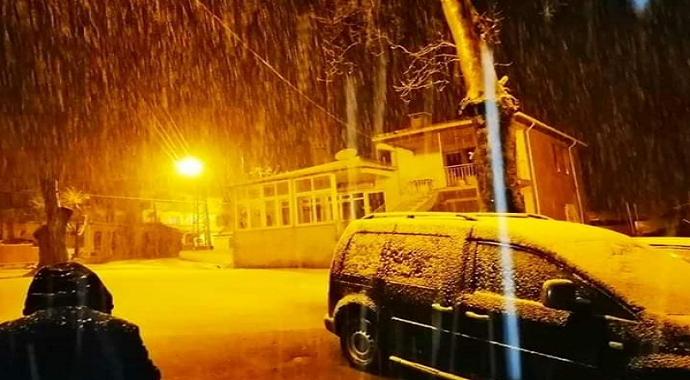 Tekirdağ’ın Süleymanpaşa ilçesi beyaza büründü