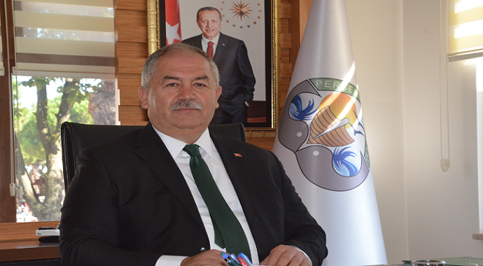 Korona virüsü test sonucu pozitif çıkan belediye başkanı, vatandaşları uyarıyor
