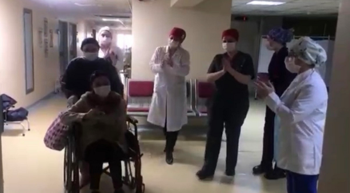 Ordu’da koronayı yenen 3 hasta alkışlarla taburcu edildi