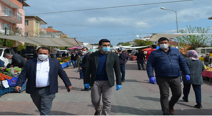 Bozdoğan Belediye Başkanı Ufuk Altıntaş ile Bozdoğan Kaymakamı Yasin Ardıç Salı Pazarı’nı denetledi