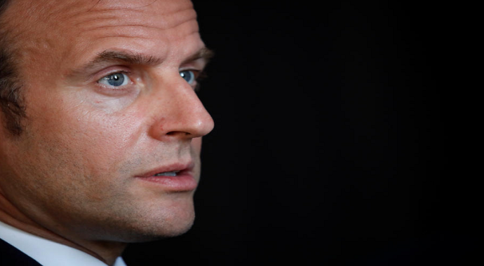 Emmanuel Macron, sokağa çıkma yasağını süresiz uzatıldığını duyurdu!
