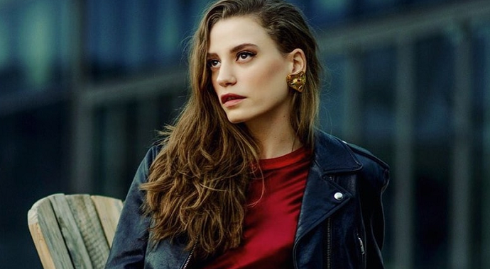 Serenay Sarıkaya 2020 Gelmeden Cesur Pozu Geldi